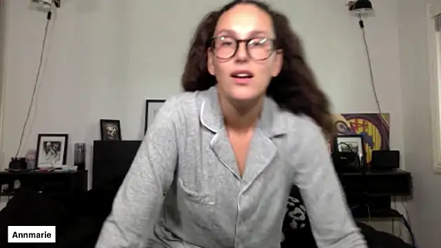 Snapshot of annmarieferrara chatting on 09/26/25, 07:18 annmarieferrara online show from 09/26/25, 07:18