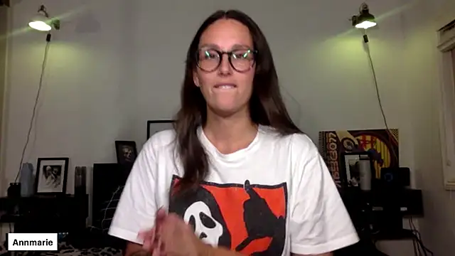 Snapshot of annmarieferrara chatting on 10/08/25, 02:31 annmarieferrara online show from 10/08/25, 02:31