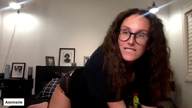 Snapshot of annmarieferrara chatting on 10/10/25, 02:54 annmarieferrara online show from 10/10/25, 02:54