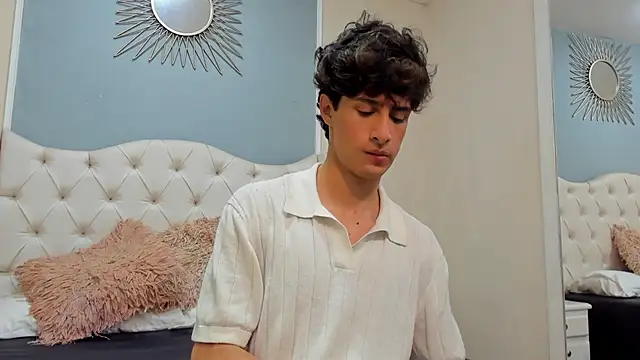 Snapshot of Xam_Collen chatting on 11/25/25, 03:34 Xam Collen online show from 11/25/25, 03:34