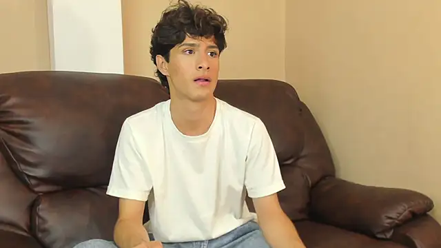 Snapshot of Xam_Collen chatting on 11/28/25, 02:42 Xam Collen online show from 11/28/25, 02:42