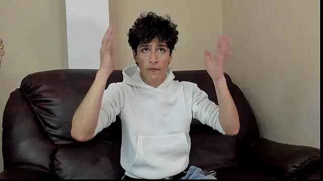 Snapshot of Xam_Collen chatting on 11/30/25, 03:38 Xam Collen online show from 11/30/25, 03:38