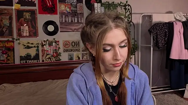 LinhStirna online show from 10/02/25, 01:29