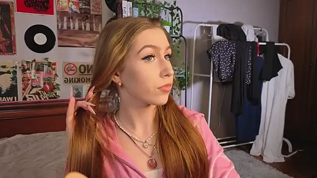 LinhStirna online show from 10/09/25, 01:09