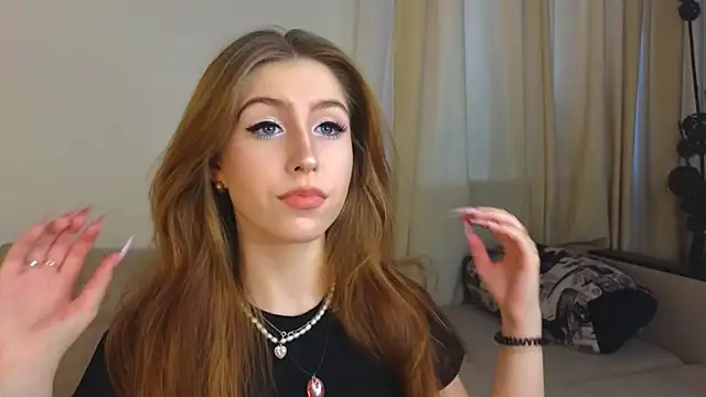 LinhStirna online show from 10/14/25, 10:16