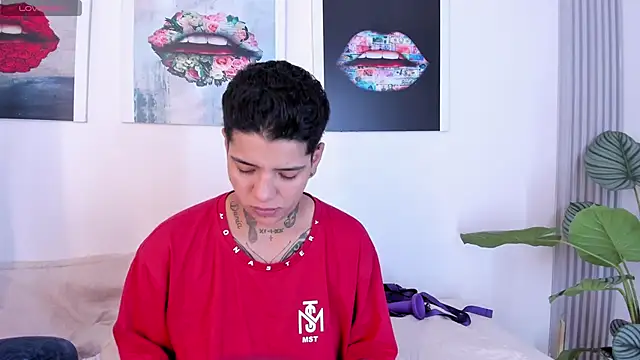 Girls inlove online show from 10/08/25, 11:52