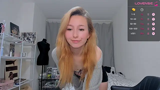 Snapshot of SandyCramerrr chatting on 12/16/25, 12:04 SandyCramerrr online show from 12/16/25, 12:04