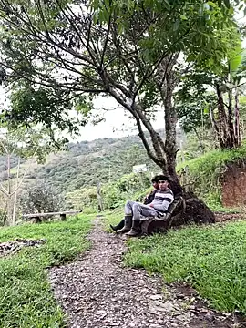 Snapshot of sky-wolves chatting on 11/08/25, 03:45 sky-wolves online show from 11/08/25, 03:45