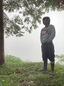 Snapshot of sky-wolves chatting on 11/15/25, 10:15 sky-wolves online show from 11/15/25, 10:15