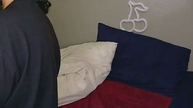 Snapshot of Serafynn chatting on 11/06/25, 11:22 Serafynn online show from 11/06/25, 11:22