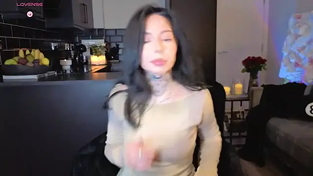 jeans-and-peach online show from 09/28/25, 12:49