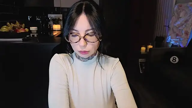 jeans-and-peach online show from 10/03/25, 03:14