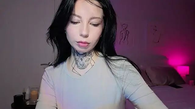 jeans-and-peach online show from 11/03/25, 10:53