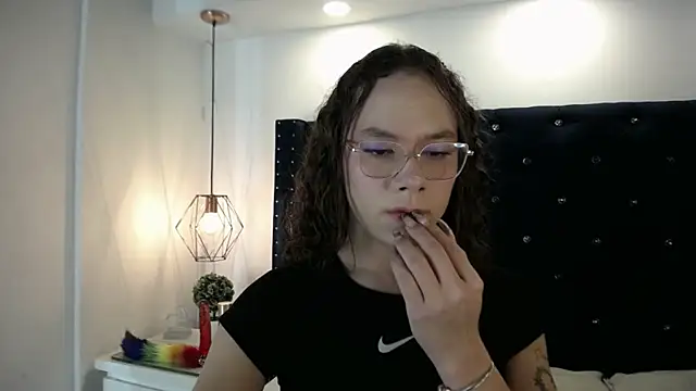 Snapshot of bycandy_ chatting on 09/22/25, 01:46 bycandy  online show from 09/22/25, 01:46