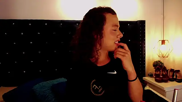 Snapshot of bycandy_ chatting on 10/09/25, 02:37 bycandy  online show from 10/09/25, 02:37