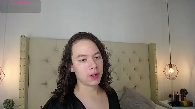 Snapshot of bycandy_ chatting on 10/30/25, 12:17 bycandy  online show from 10/30/25, 12:17