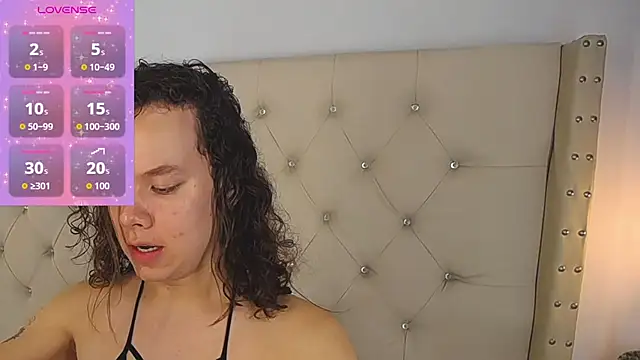 Snapshot of bycandy_ chatting on 11/09/25, 01:09 bycandy online show from 11/09/25, 01:09