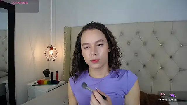 Snapshot of bycandy_ chatting on 11/17/25, 12:11 bycandy online show from 11/17/25, 12:11