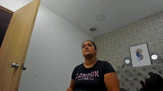 Snapshot of Hanna_Marshall_ chatting on 10/22/25, 11:32 Hanna Marshall online show from 10/22/25, 11:32