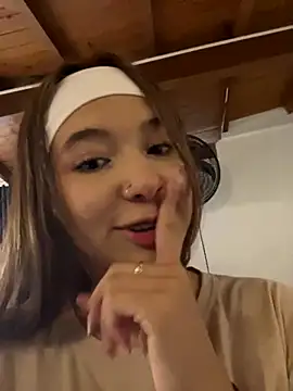 Snapshot of VictoriaSpark chatting on 10/06/25, 12:24 VictoriaSpark online show from 10/06/25, 12:24