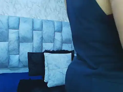 Snapshot of sofiagutierrez__ chatting on 09/26/25, 03:32 sofiagutierrez   online show from 09/26/25, 03:32