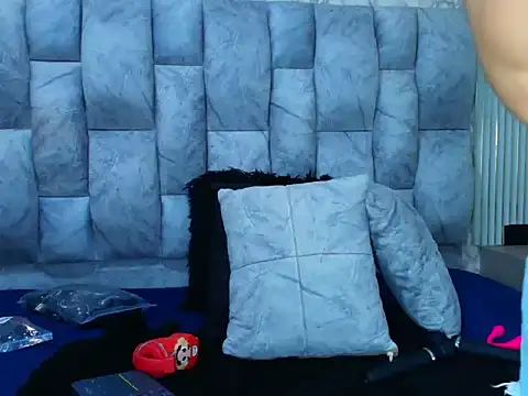 Snapshot of sofiagutierrez__ chatting on 09/28/25, 01:55 sofiagutierrez   online show from 09/28/25, 01:55