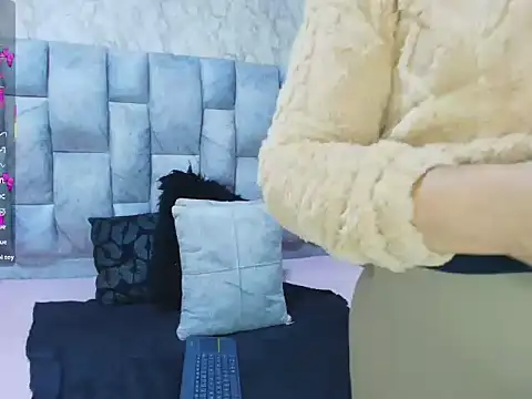 Snapshot of sofiagutierrez__ chatting on 10/02/25, 02:07 sofiagutierrez   online show from 10/02/25, 02:07