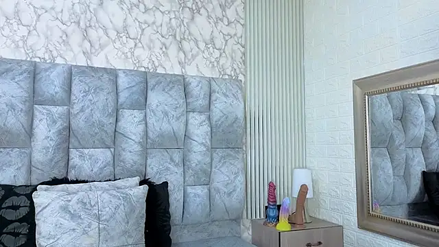 Snapshot of sofiagutierrez__ chatting on 10/06/25, 03:15 sofiagutierrez   online show from 10/06/25, 03:15