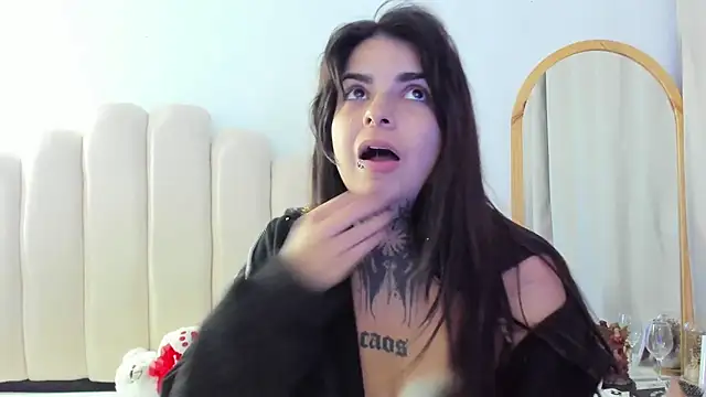 Snapshot of amelie__grace chatting on 09/28/25, 10:20 amelie grace online show from 09/28/25, 10:20