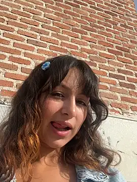 Snapshot of MaiaRouge chatting on 10/22/25, 09:20 MaiaRouge online show from 10/22/25, 09:20