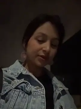 Snapshot of MaiaRouge chatting on 10/23/25, 08:07 MaiaRouge online show from 10/23/25, 08:07