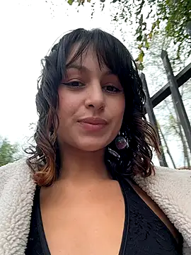 Snapshot of MaiaRouge chatting on 11/01/25, 01:13 MaiaRouge online show from 11/01/25, 01:13