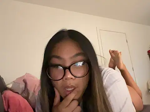 MissCherryyxox online show from 09/17/25, 10:17