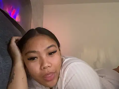 MissCherryyxox online show from 09/18/25, 08:16