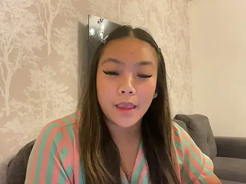 MissCherryyxox online show from 10/07/25, 07:11