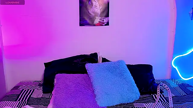 Snapshot of Angel-dragun chatting on 09/19/25, 03:41 Angel-dragun online show from 09/19/25, 03:41