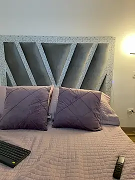 Snapshot of SophieeMills chatting on 10/29/25, 09:27 SophieeMills online show from 10/29/25, 09:27