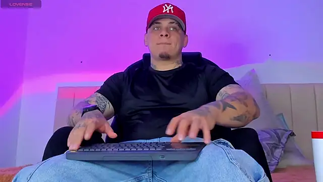 Snapshot of denis_munera chatting on 09/18/25, 12:07 denis munera online show from 09/18/25, 12:07