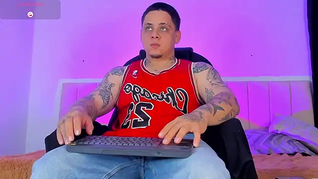 Snapshot of denis_munera chatting on 09/22/25, 11:01 denis munera online show from 09/22/25, 11:01