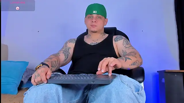 Snapshot of denis_munera chatting on 10/12/25, 02:38 denis munera online show from 10/12/25, 02:38