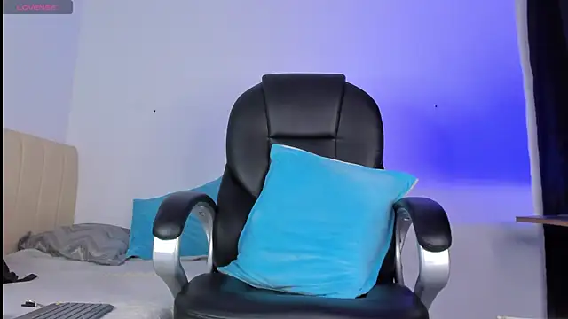 Snapshot of denis_munera chatting on 10/20/25, 03:56 denis munera online show from 10/20/25, 03:56