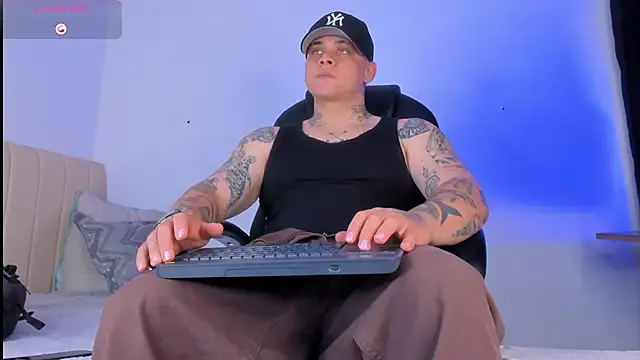 Snapshot of denis_munera chatting on 10/23/25, 10:03 denis munera online show from 10/23/25, 10:03