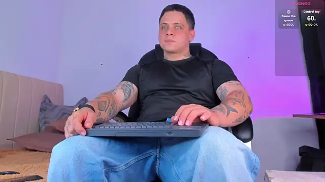 Snapshot of denis_munera chatting on 10/29/25, 01:46 denis munera online show from 10/29/25, 01:46