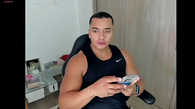 Snapshot of Biscuit_oliva chatting on 09/21/25, 09:55 Biscuit oliva online show from 09/21/25, 09:55