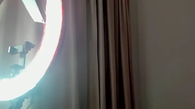 Snapshot of Biscuit_oliva chatting on 09/23/25, 03:09 Biscuit oliva online show from 09/23/25, 03:09