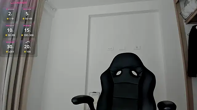 Snapshot of Biscuit_oliva chatting on 10/03/25, 04:09 Biscuit oliva online show from 10/03/25, 04:09