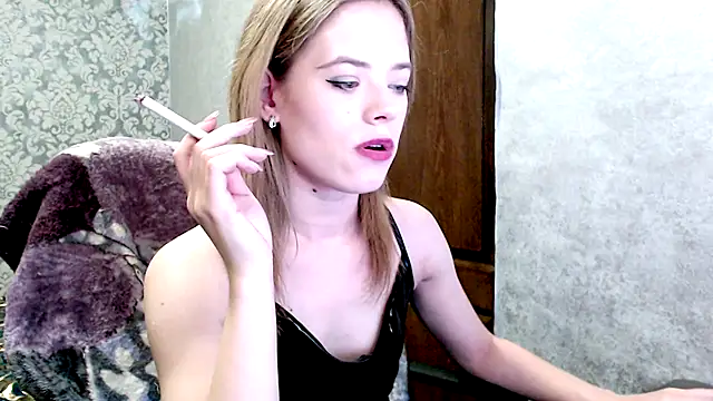 Snapshot of Kate__Loves chatting on 10/07/25, 05:43 Kate Loves online show from 10/07/25, 05:43