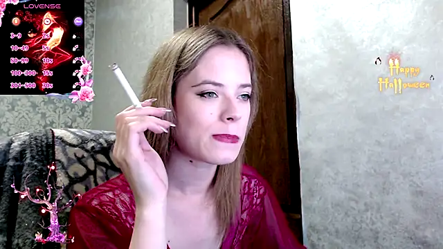 Snapshot of Kate__Loves chatting on 10/28/25, 06:54 Kate Loves online show from 10/28/25, 06:54