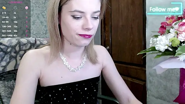 Kate  Loves online show from 12/03/25, 06:06