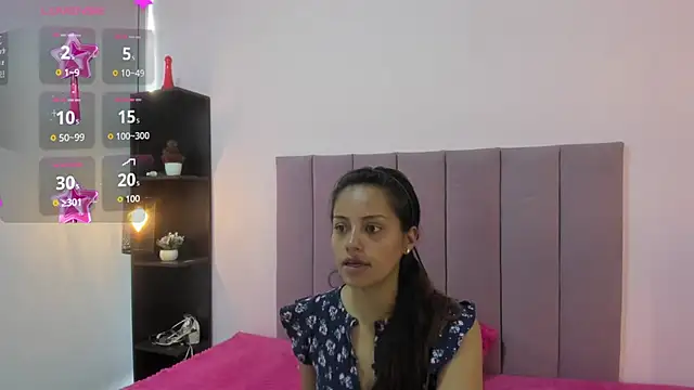 Snapshot of HoollyHendrix chatting on 10/10/25, 08:08 HoollyHendrix online show from 10/10/25, 08:08